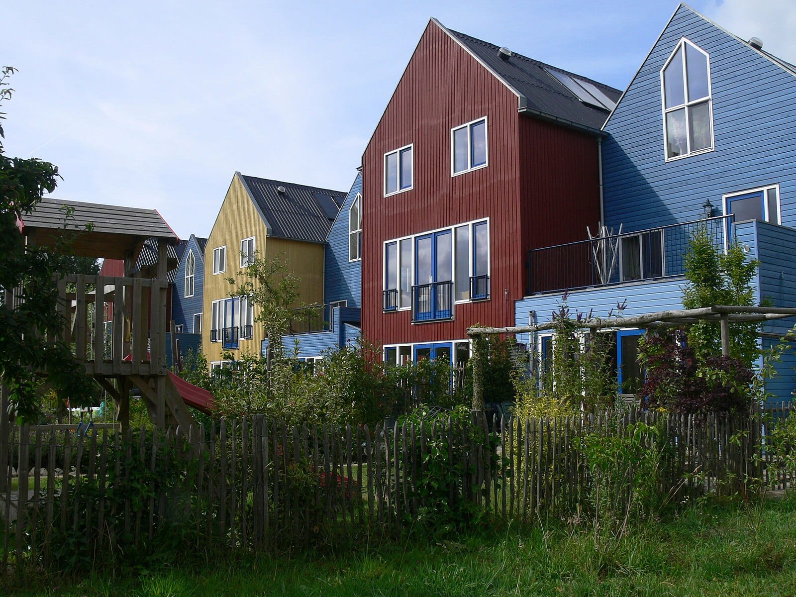 Metabolic was responsible for developing the section of the framework on Circular Area Development. One example of circular area development is the Ecowijk Lanxmeer in Culemborg.